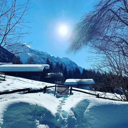 Maria Con Vista Montagne - Netflix Chalet Mesocco